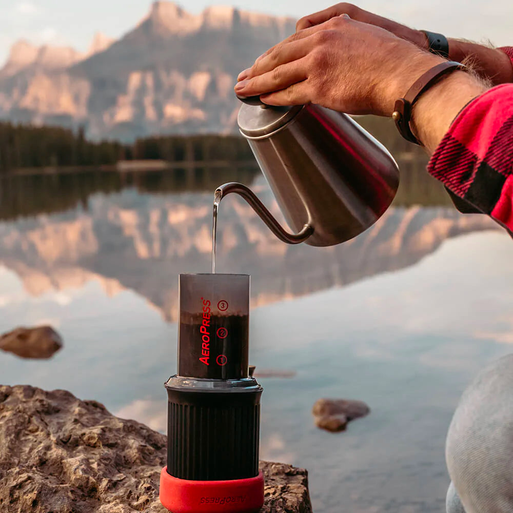 AeroPress Go Kaffee-Zubereiter inkl. 100 Filtern